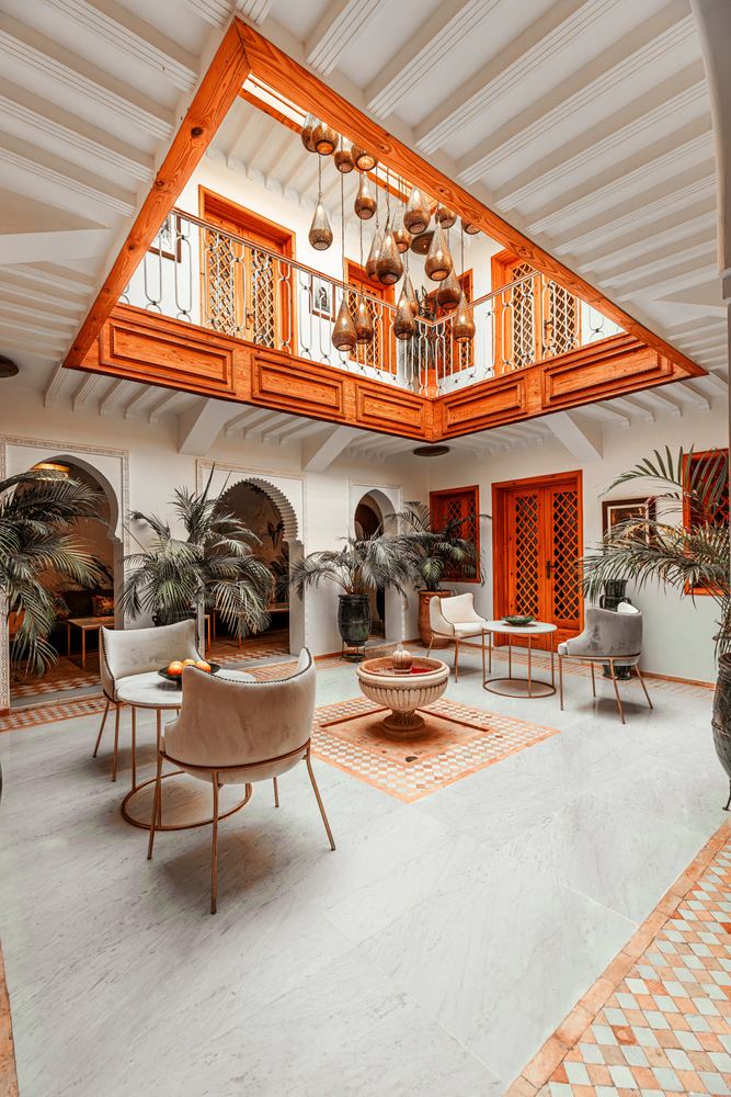 Le patio et ses boiseries